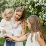3 Tipps wie Du als berufstätige Mutter eine liebevolle und enge Beziehung zu deinen Kindern aufbaust