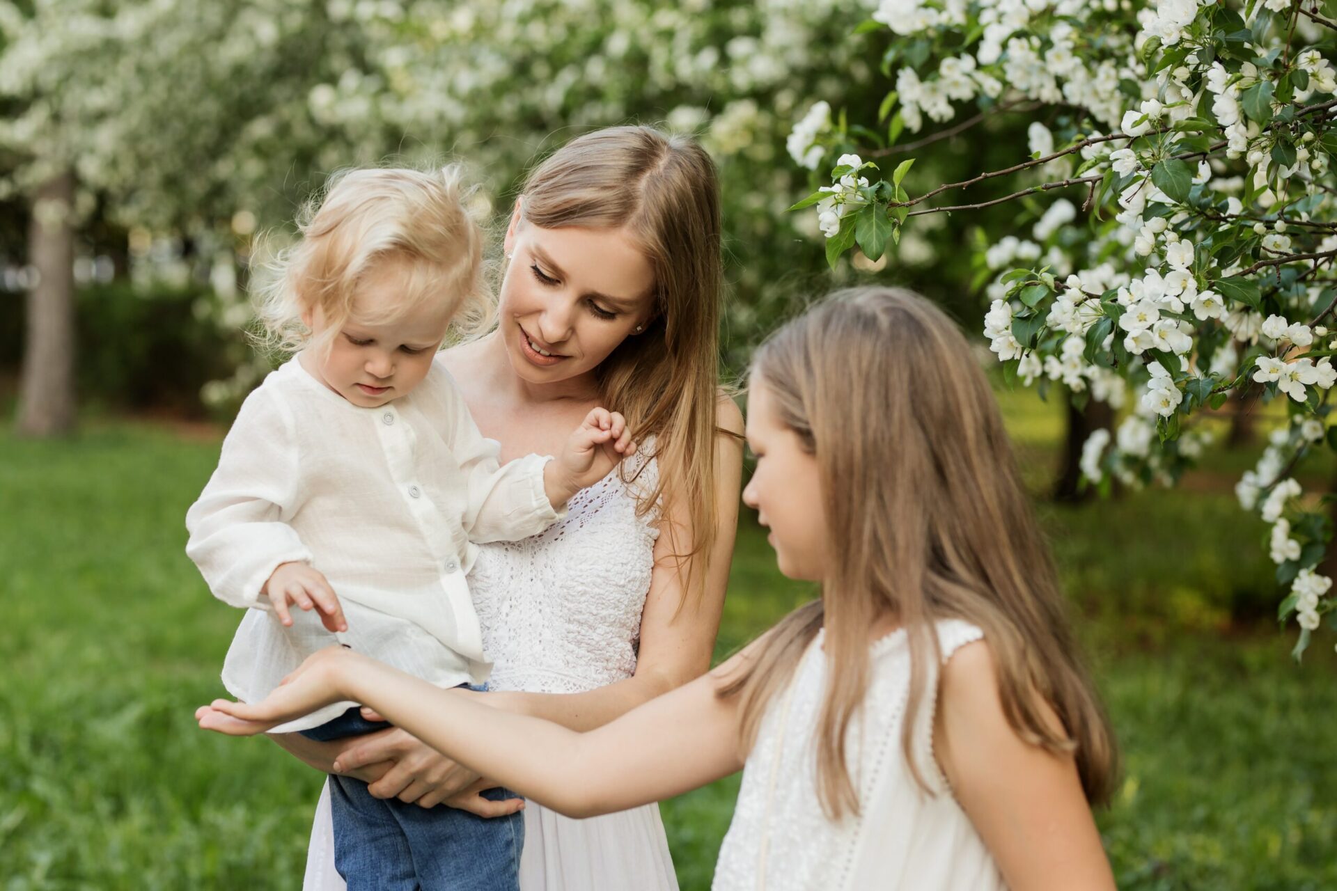 Read more about the article 3 Tipps wie Du als berufstätige Mutter eine liebevolle und enge Beziehung zu deinen Kindern aufbaust